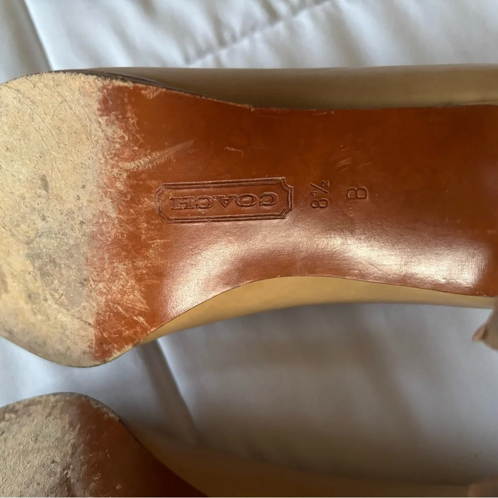 Vintage Coach Tan Pumps